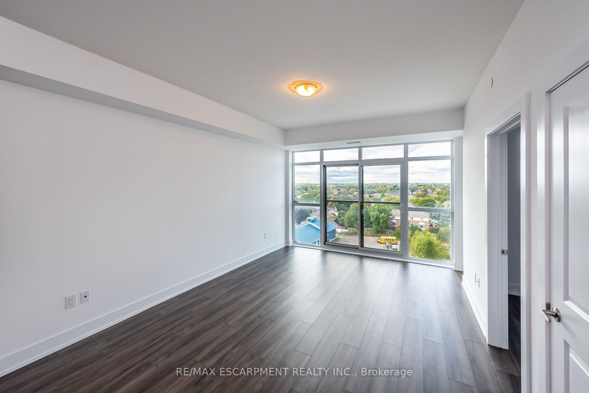 450 Dundas Street E, #704