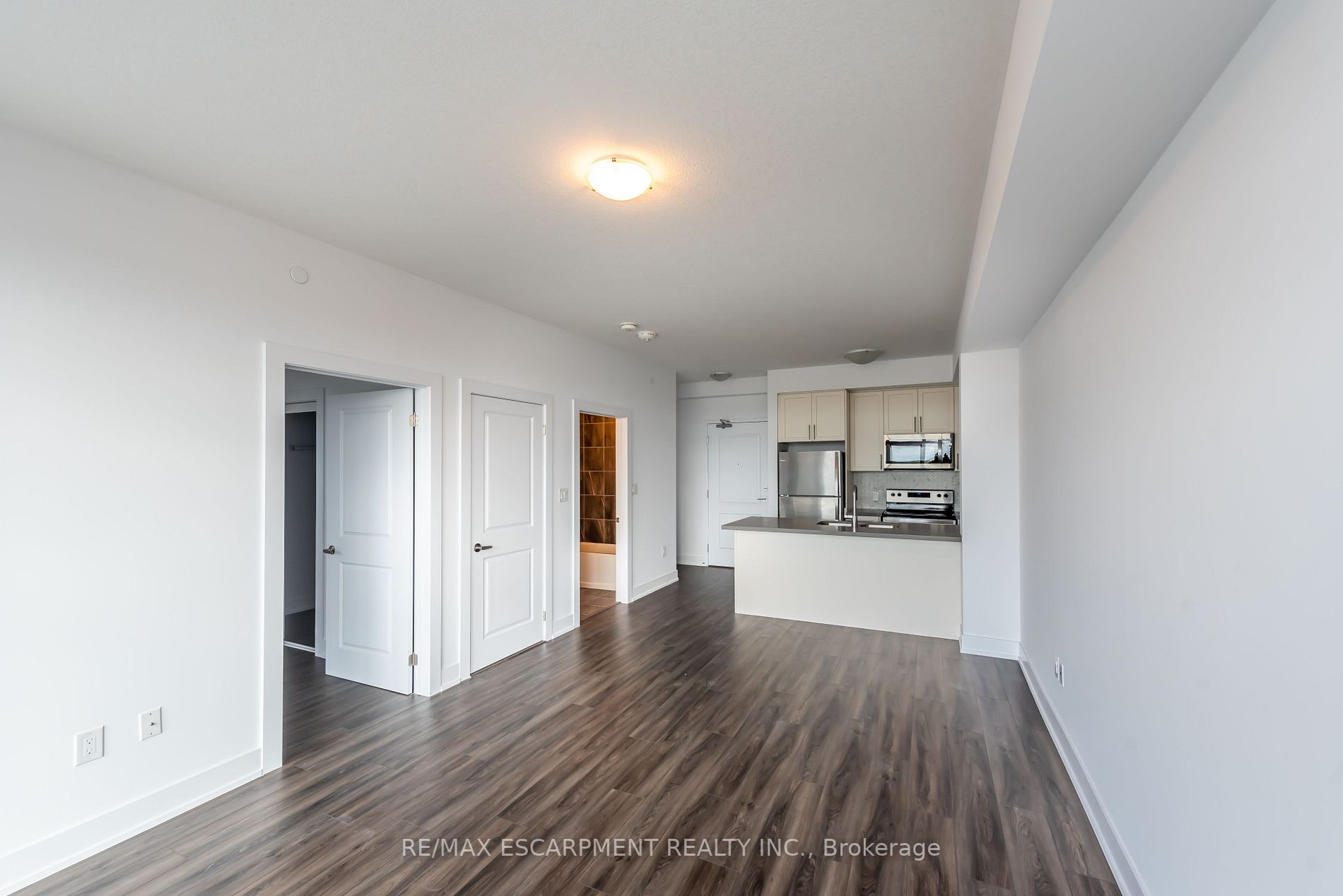 450 Dundas Street E, #704