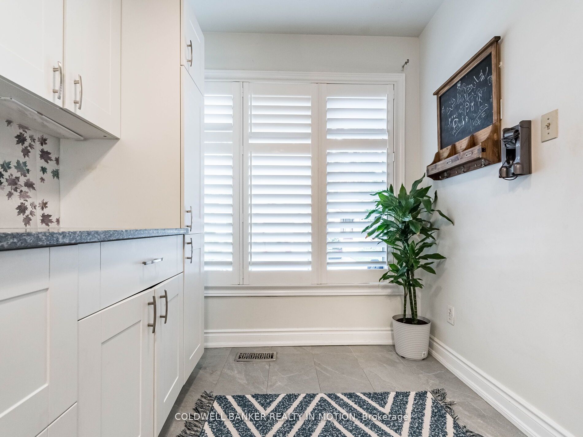 618 Barton Street, #18