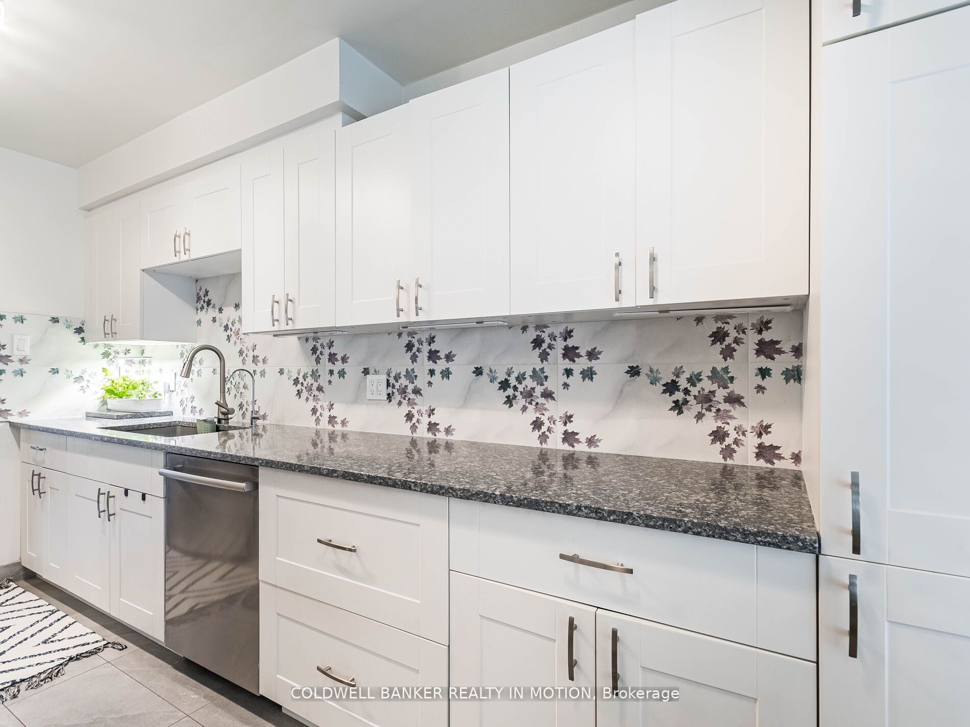 618 Barton Street, #18