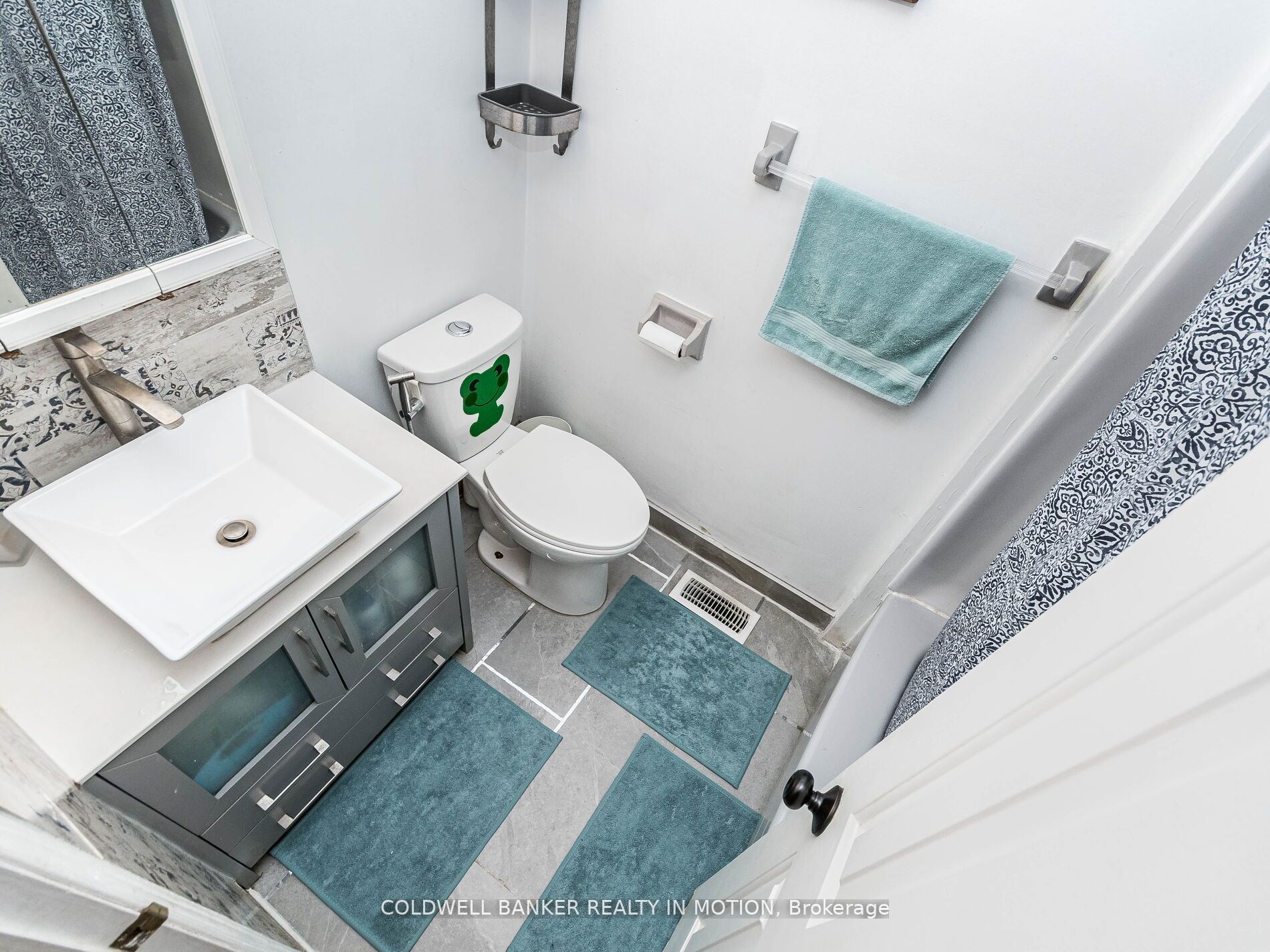 618 Barton Street, #18