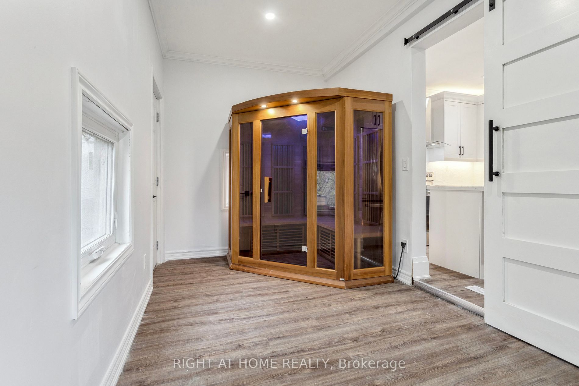 88 Niagara Street