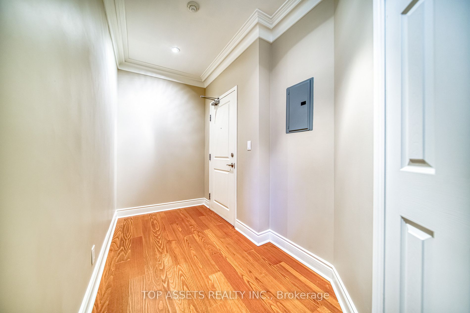 Listing X7009470 - Large Photo # 3