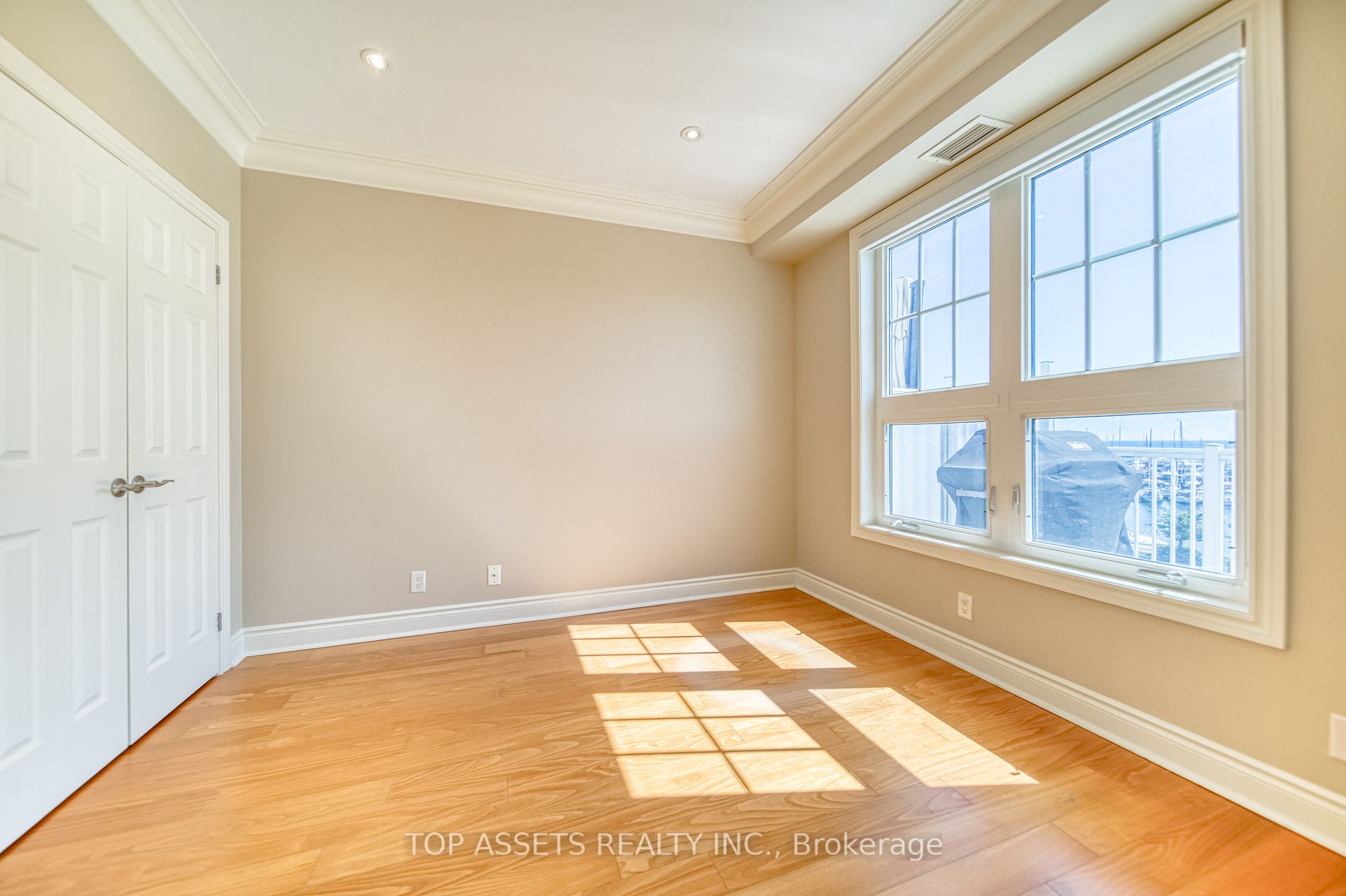 Listing X7009470 - Large Photo # 17