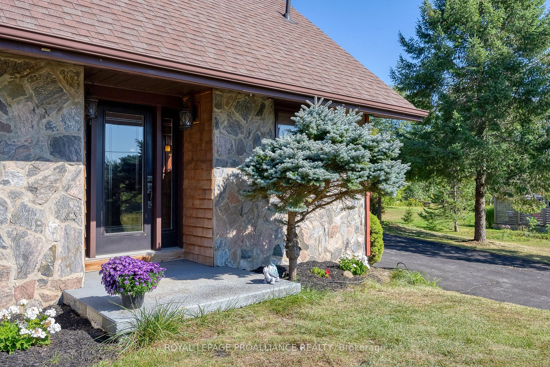 2493 Castle Hill Drive