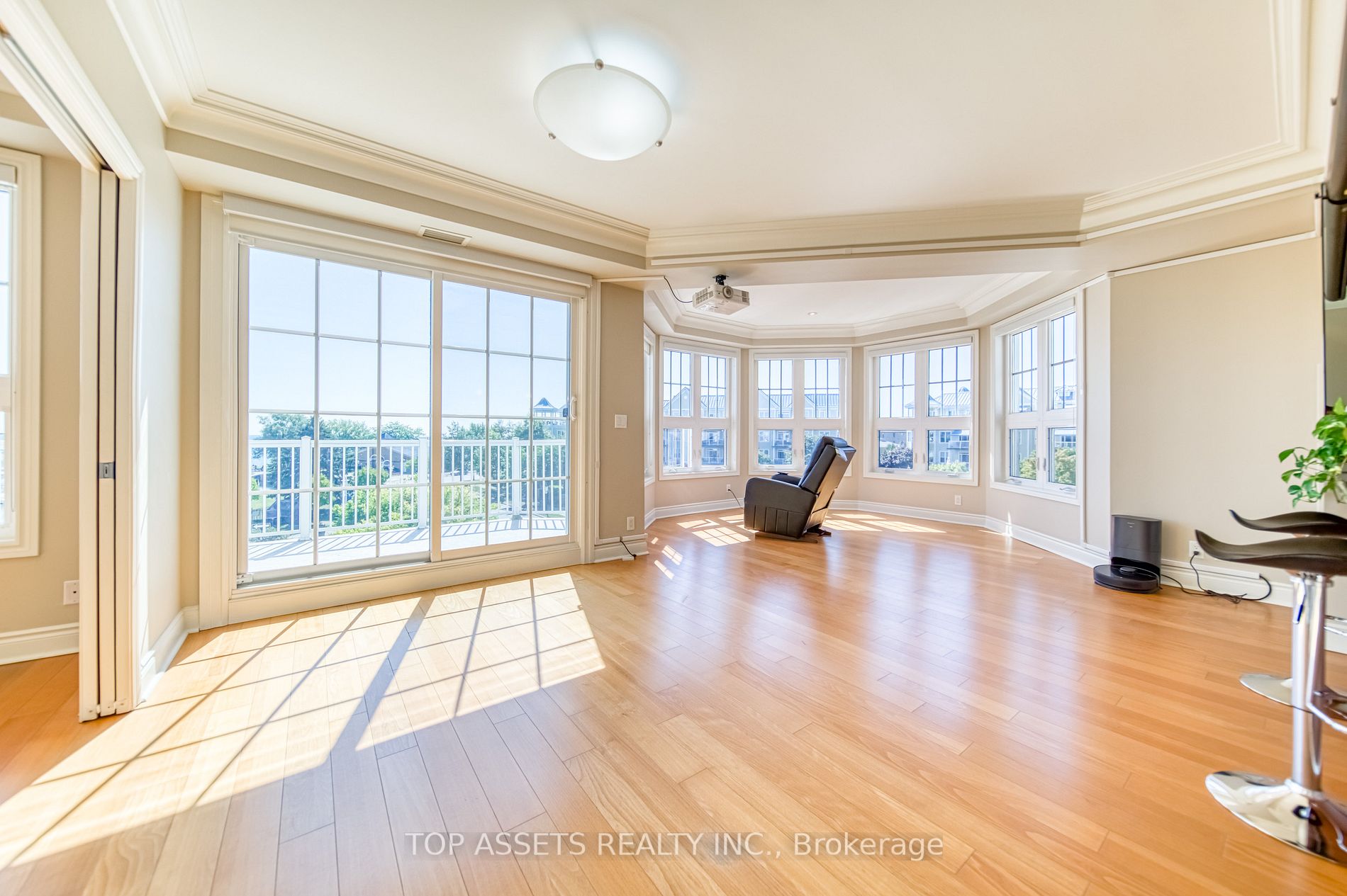 148 Third St, #305