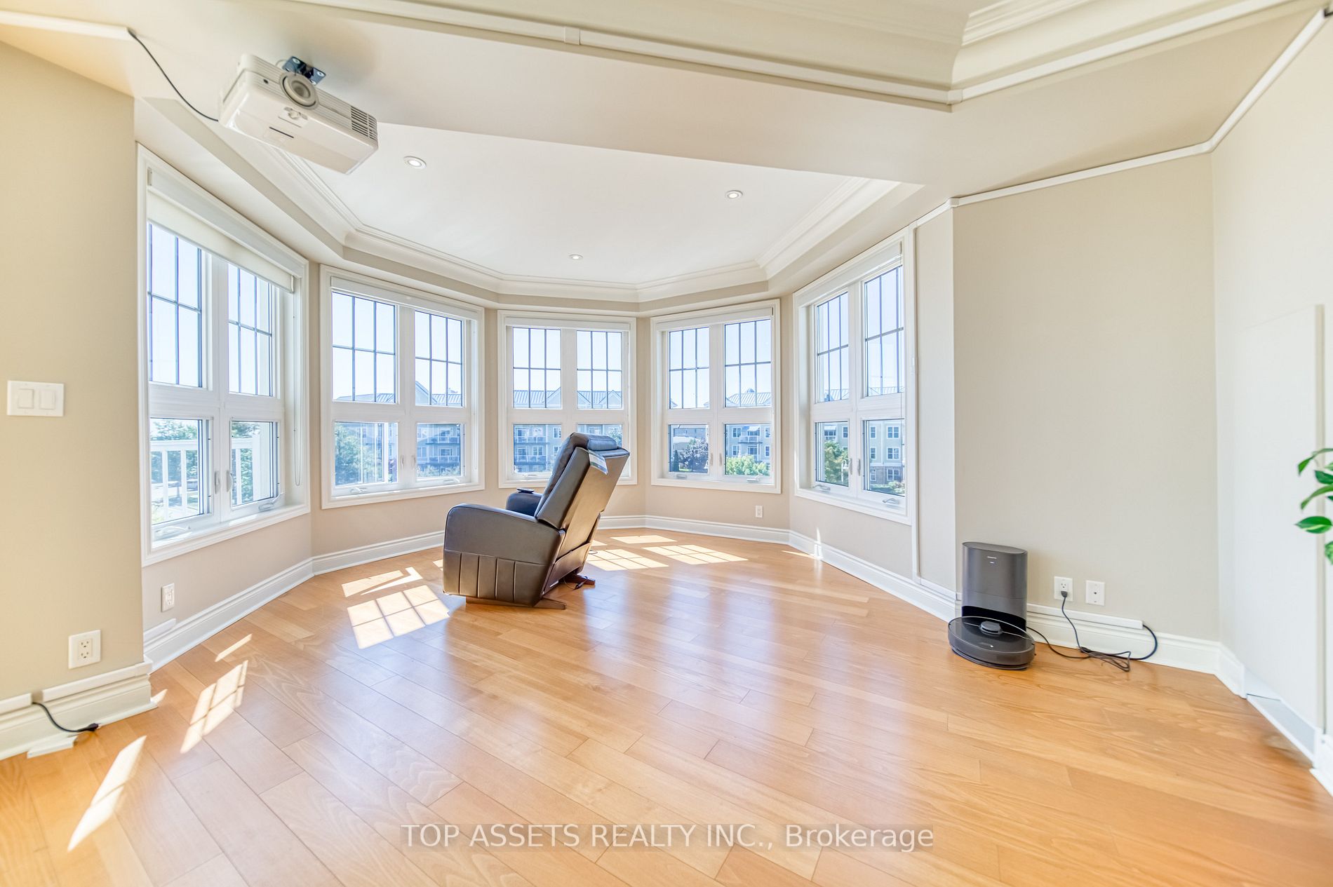 148 Third St, #305