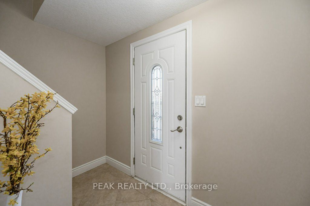67 Foxglove Cres