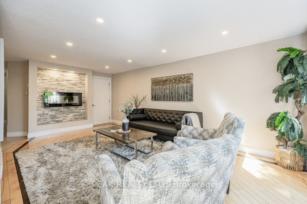 67 Foxglove Crescent