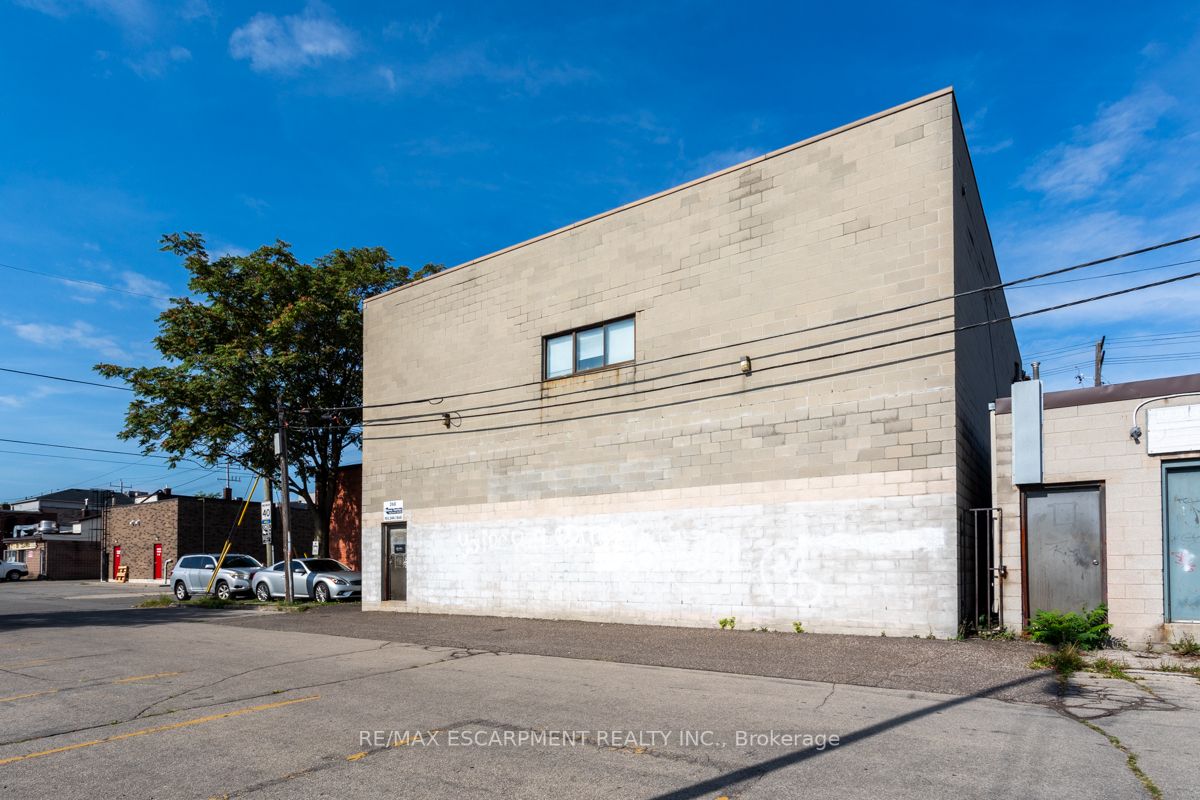 268 Ottawa St N, #264