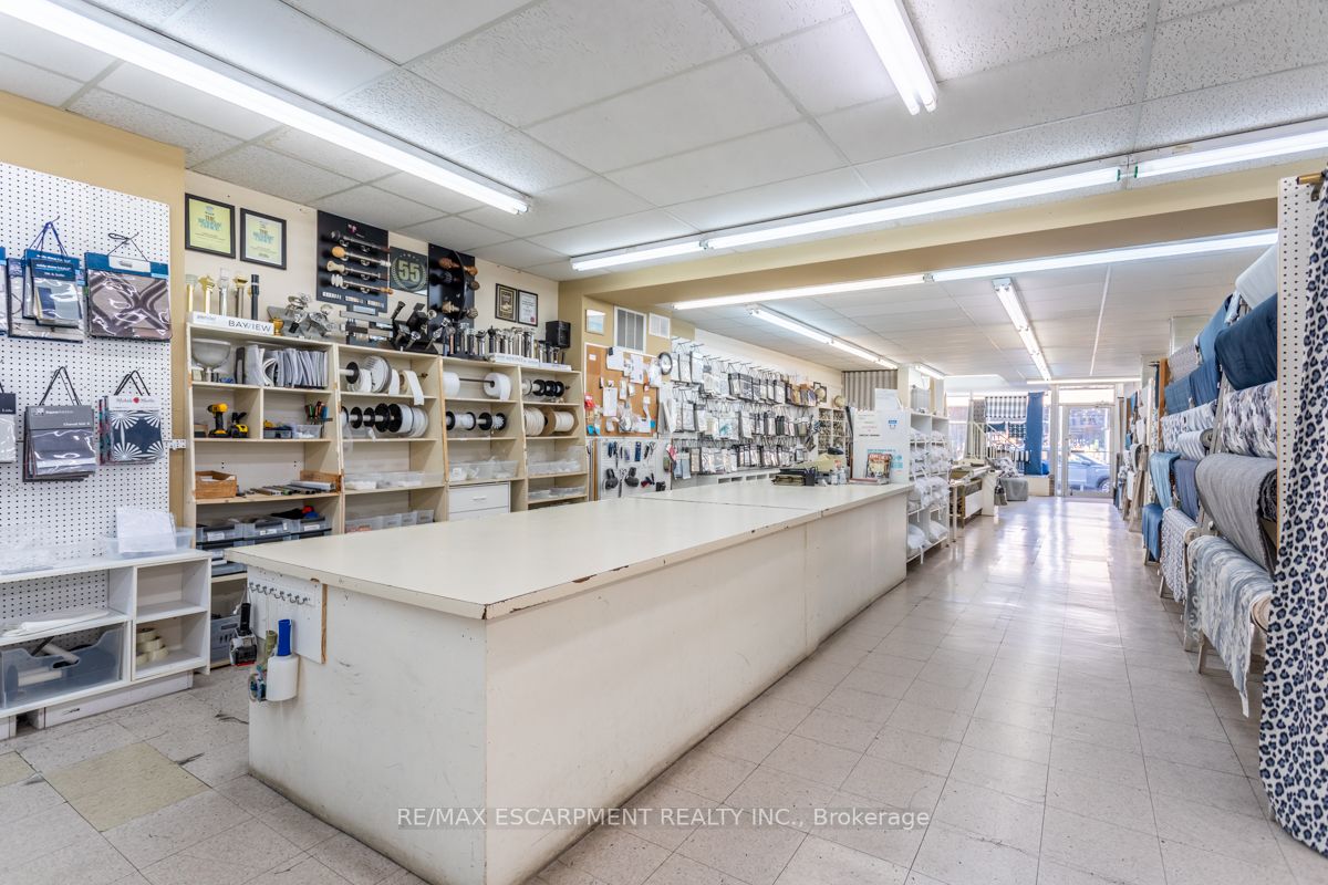 268 Ottawa St N, #264