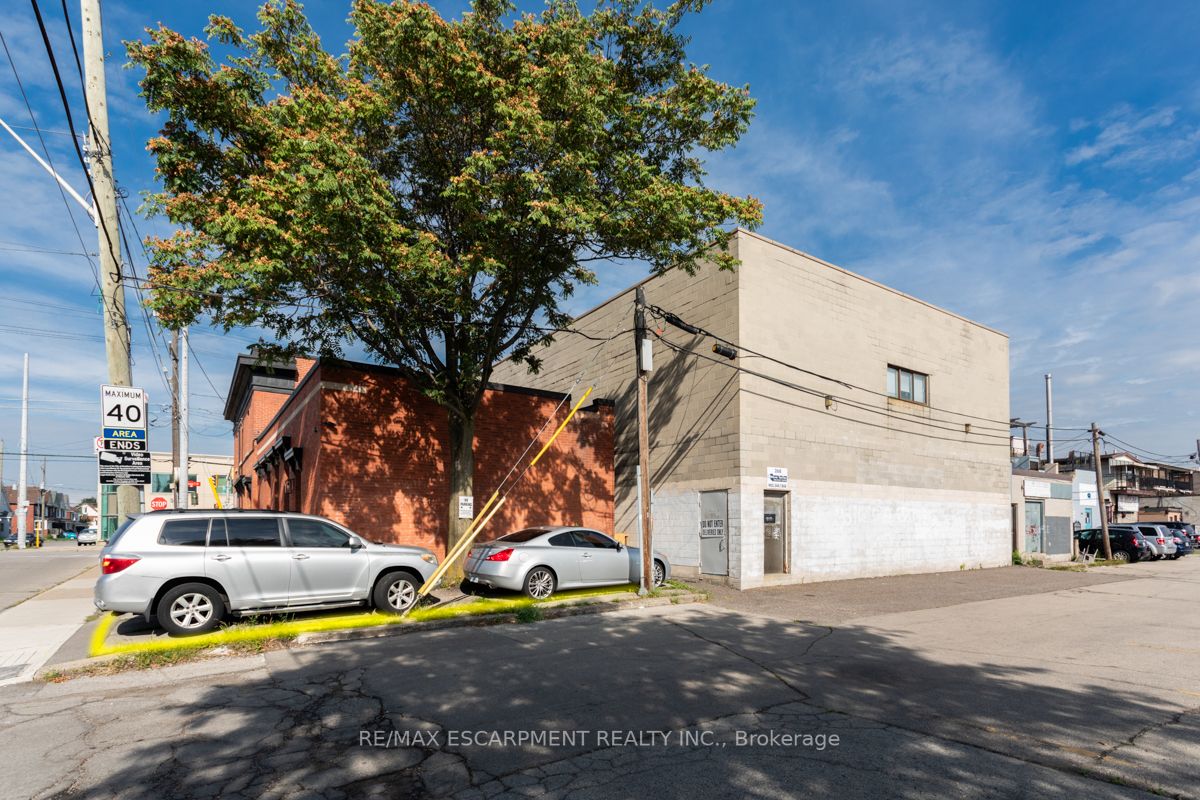 268 Ottawa St N, #264
