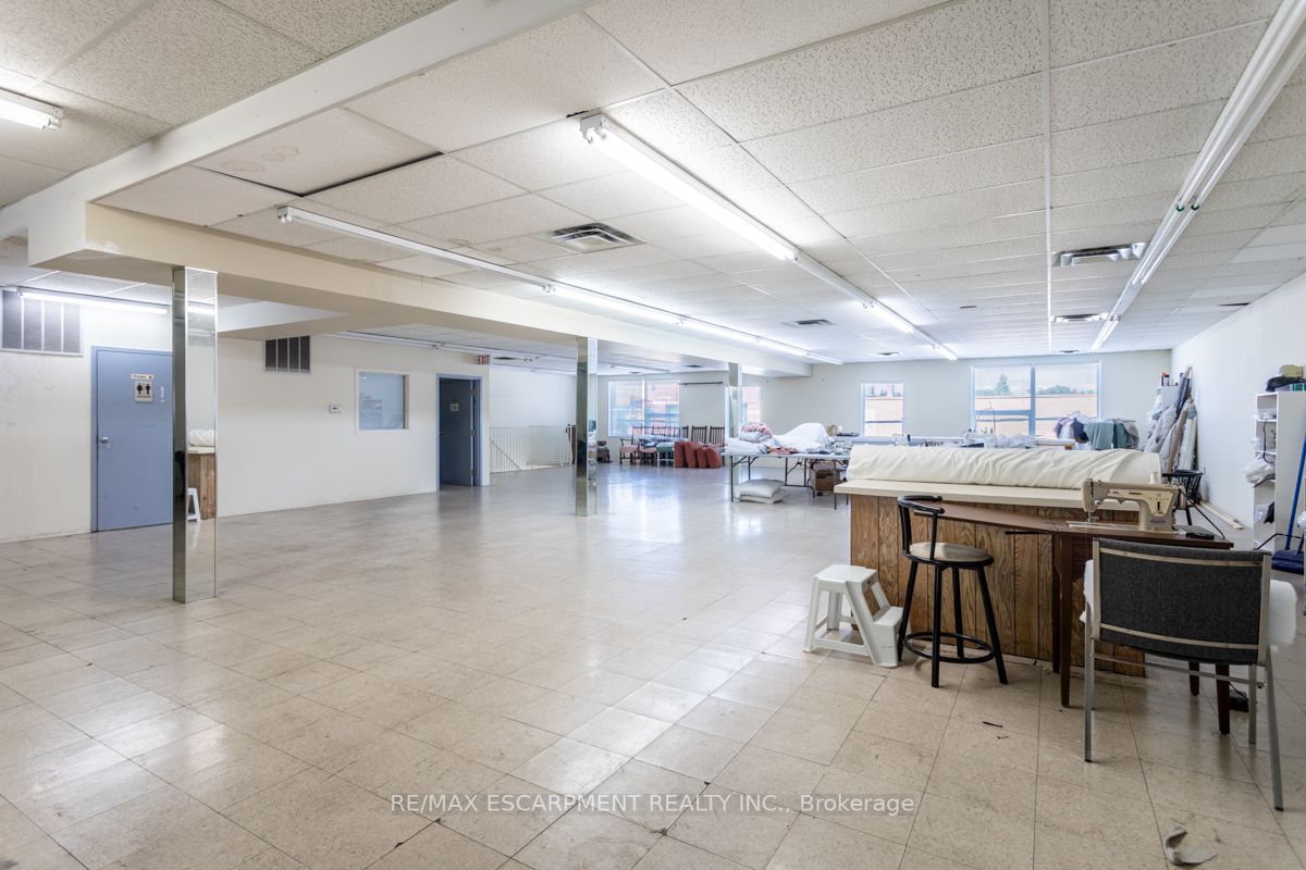 268 Ottawa St N, #264