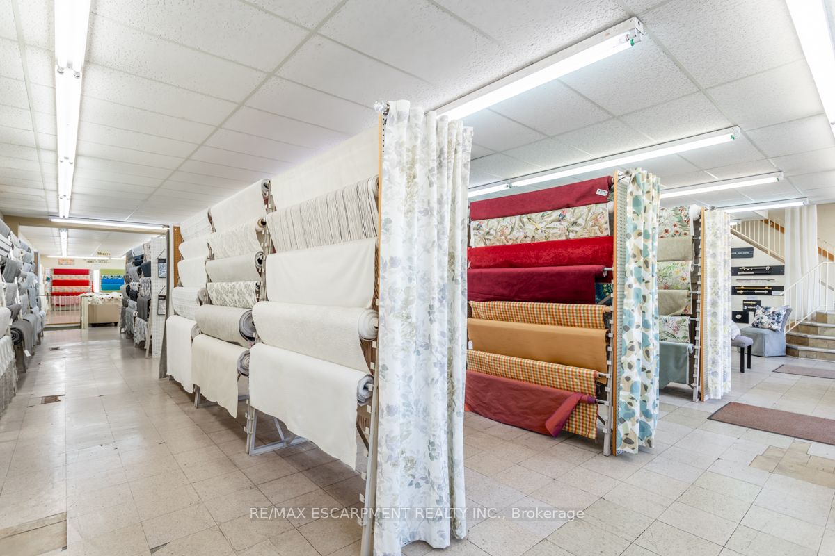 268 Ottawa St N, #264