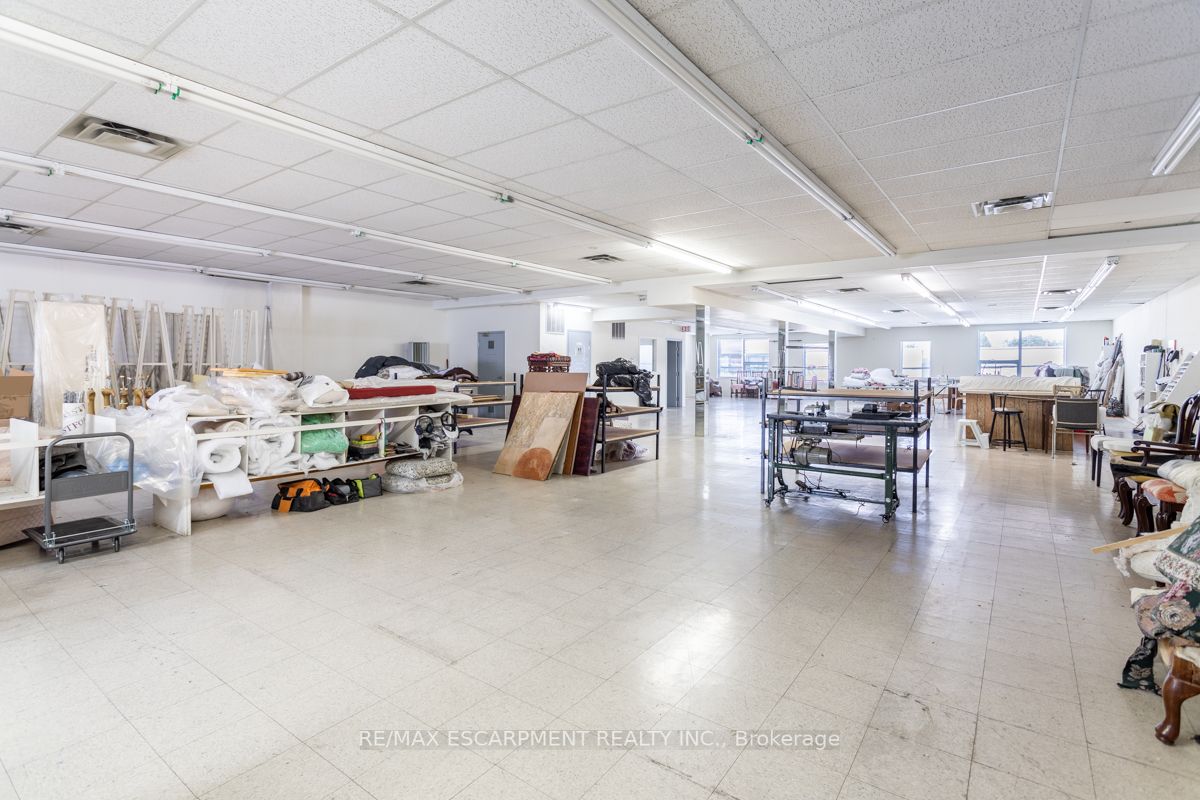 268 Ottawa St N, #264