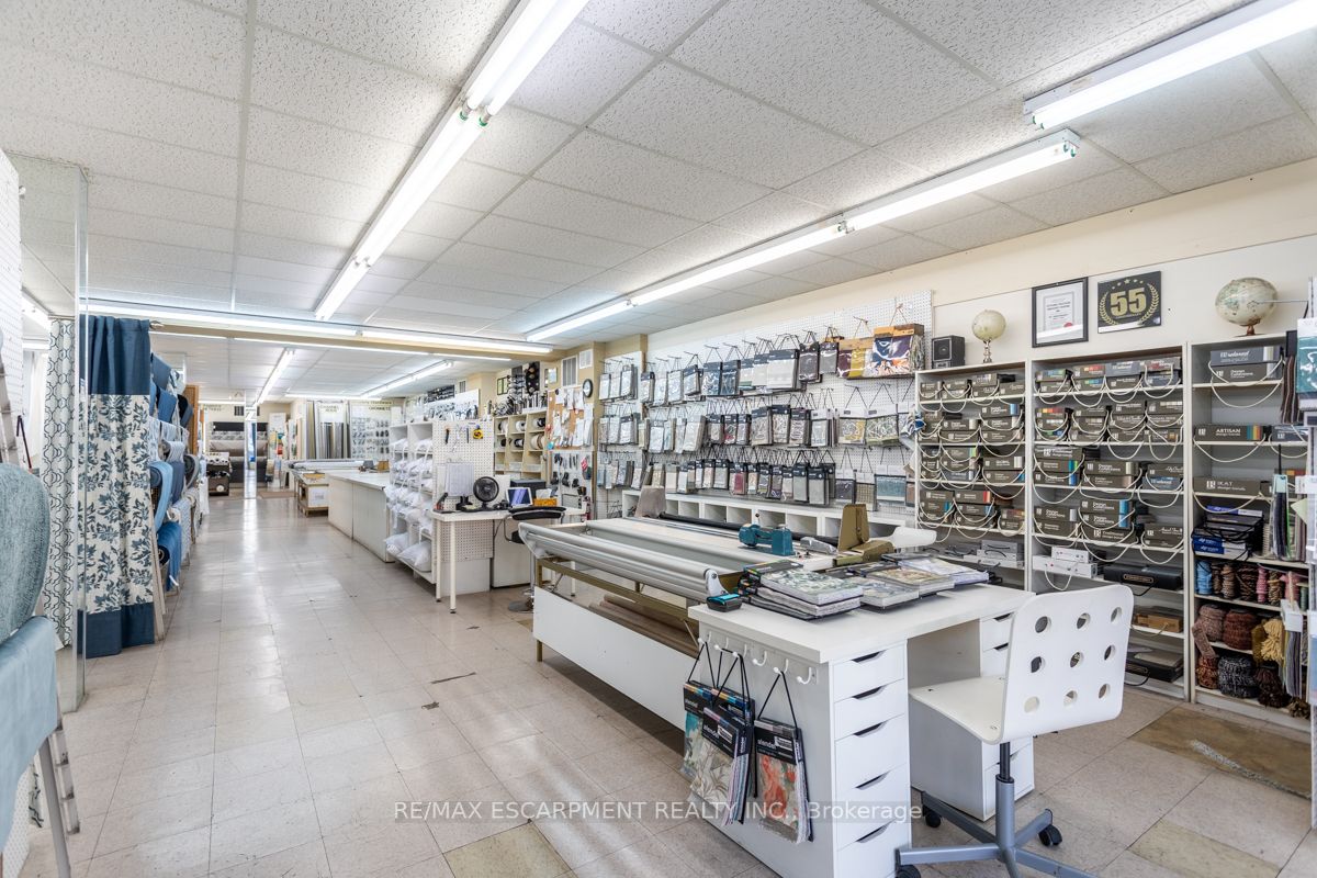 268 Ottawa St N, #264