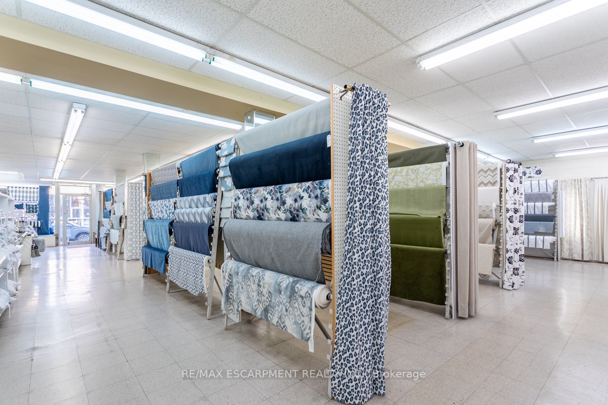268 Ottawa St N, #264