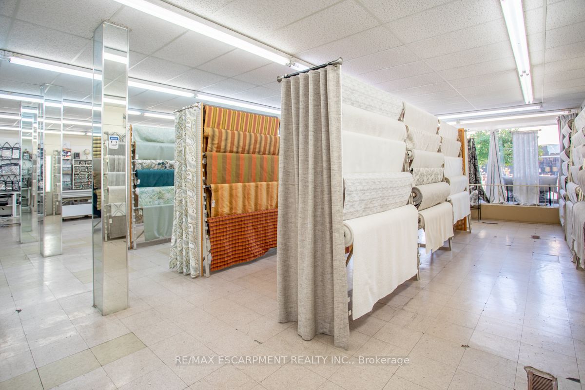 268 Ottawa St N, #264