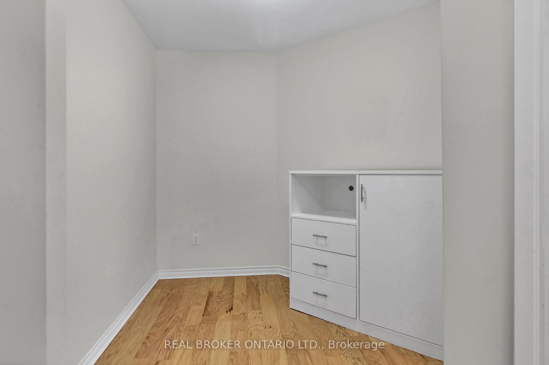 Listing X7009938 - Large Photo # 4