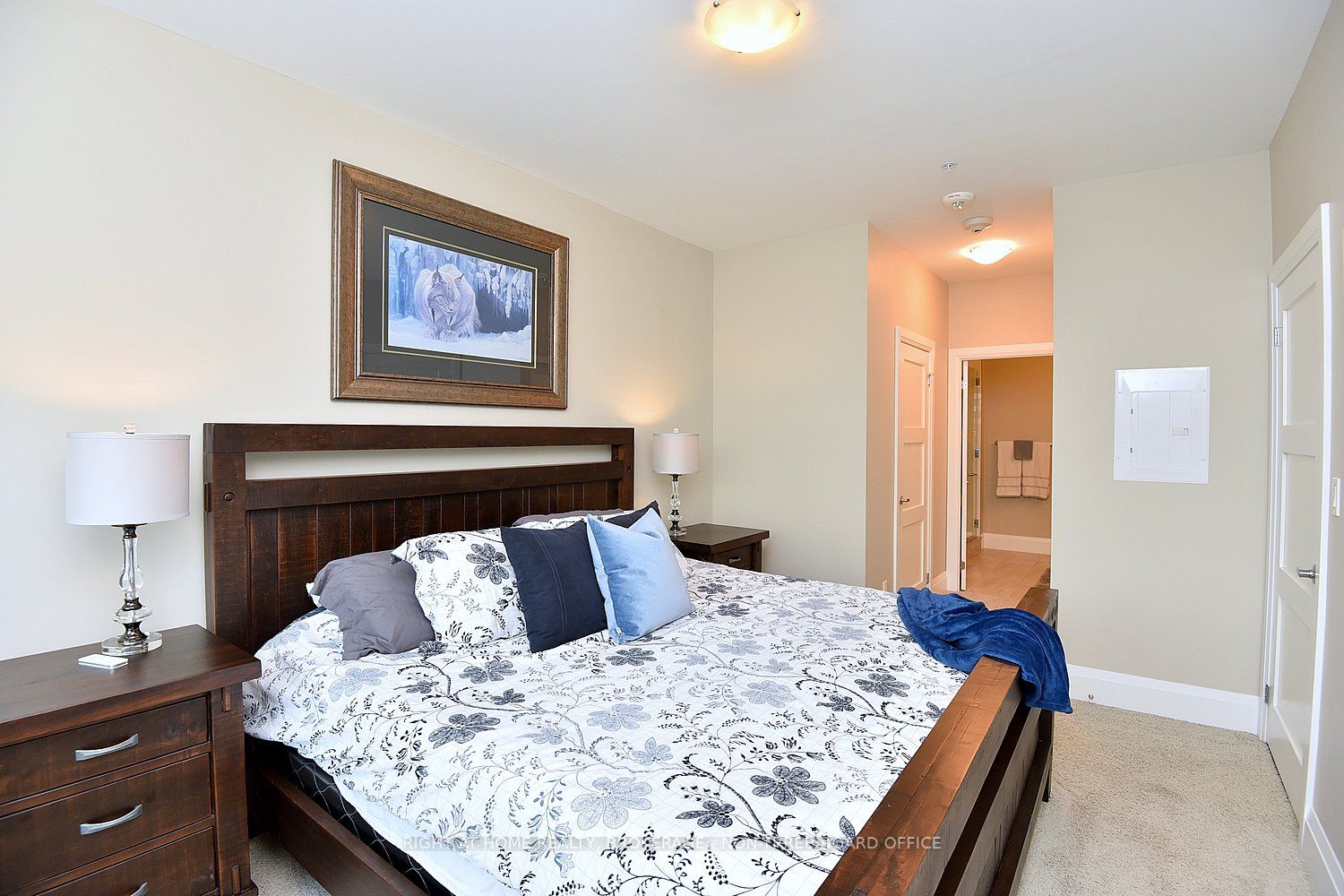63 Arthur Street S, #1001