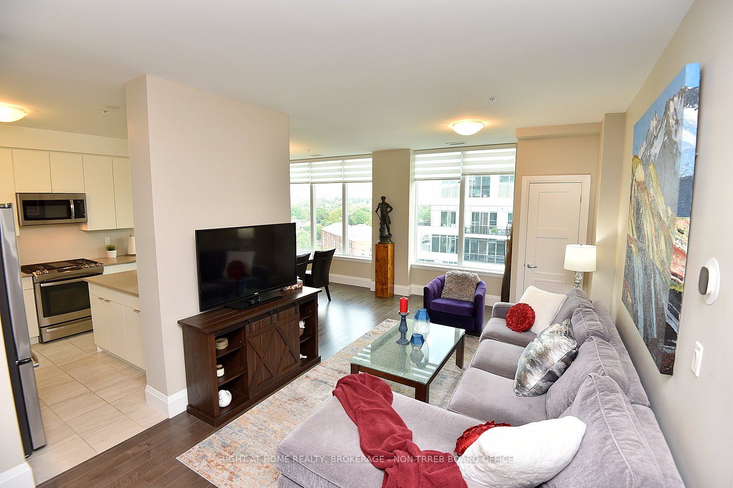 63 Arthur Street S, #1001