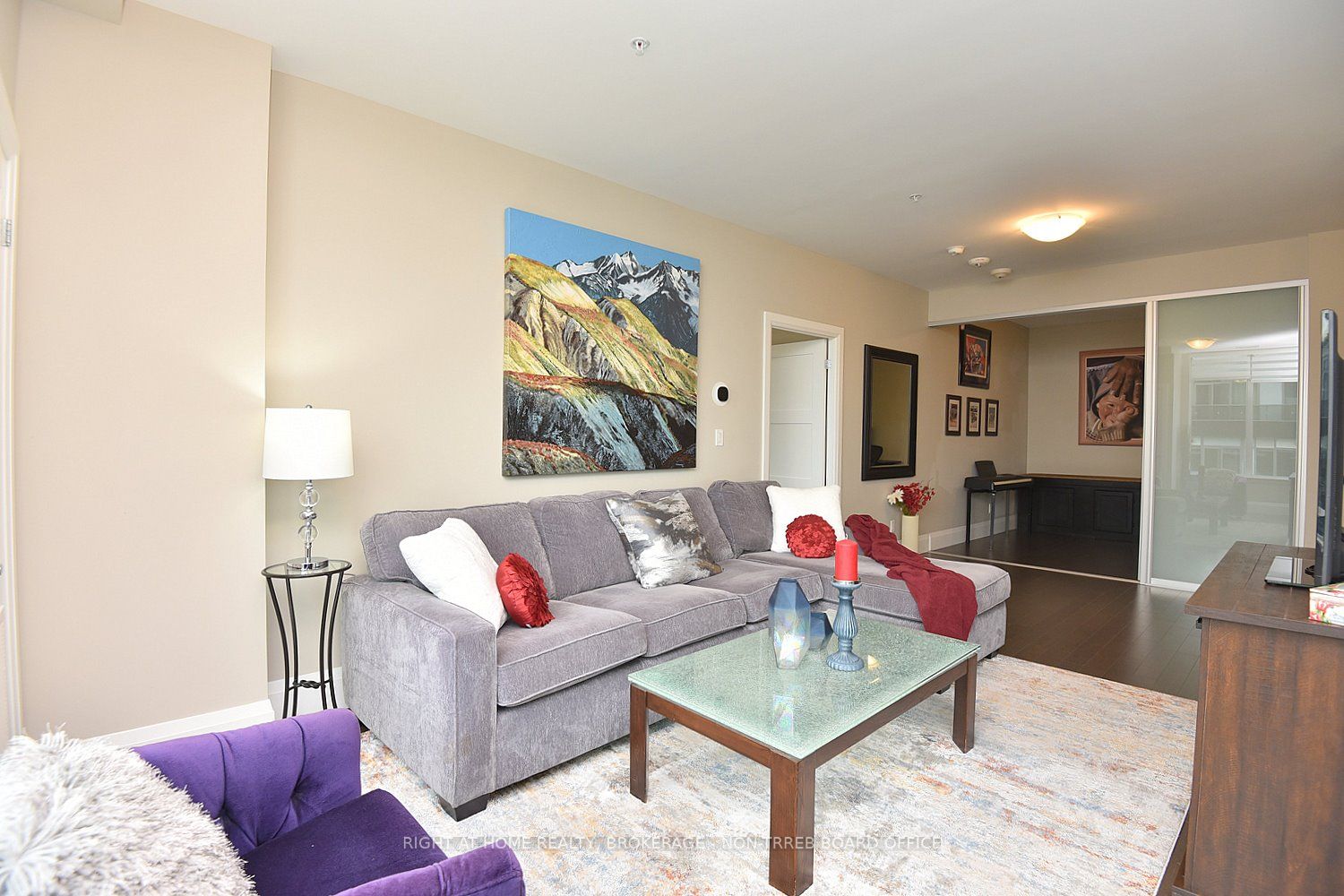 63 Arthur Street S, #1001