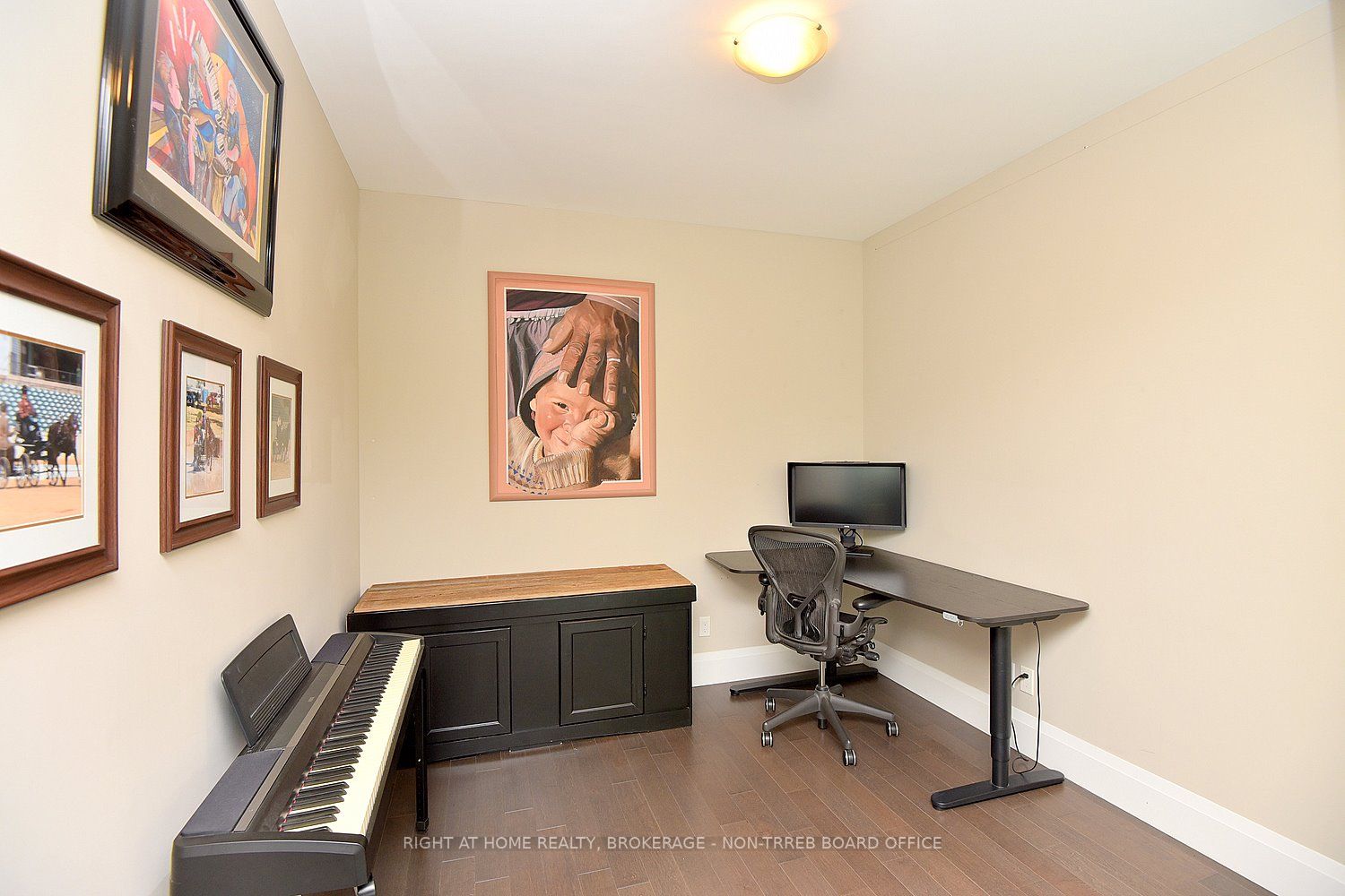 63 Arthur Street S, #1001