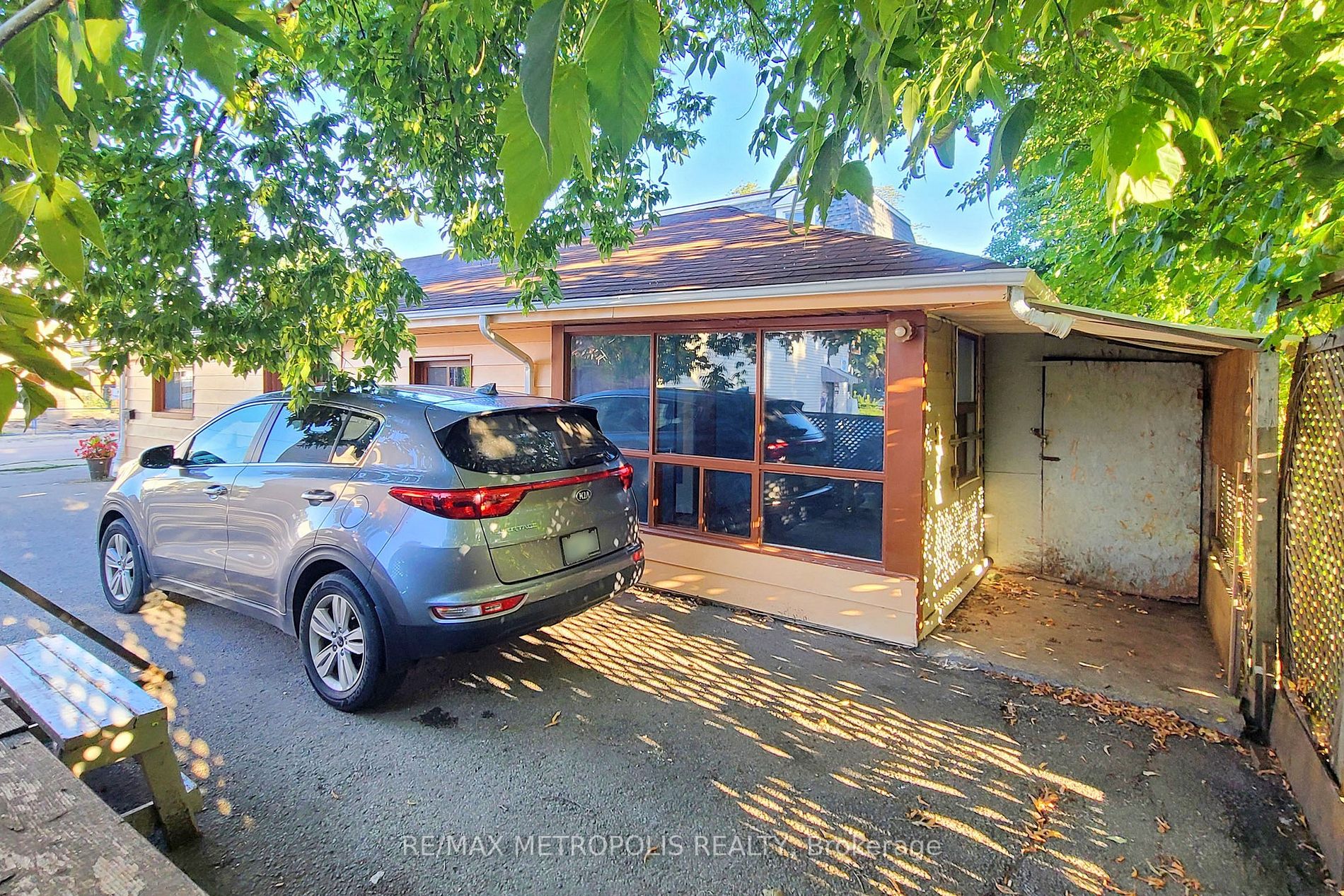 4476 Fourth Ave