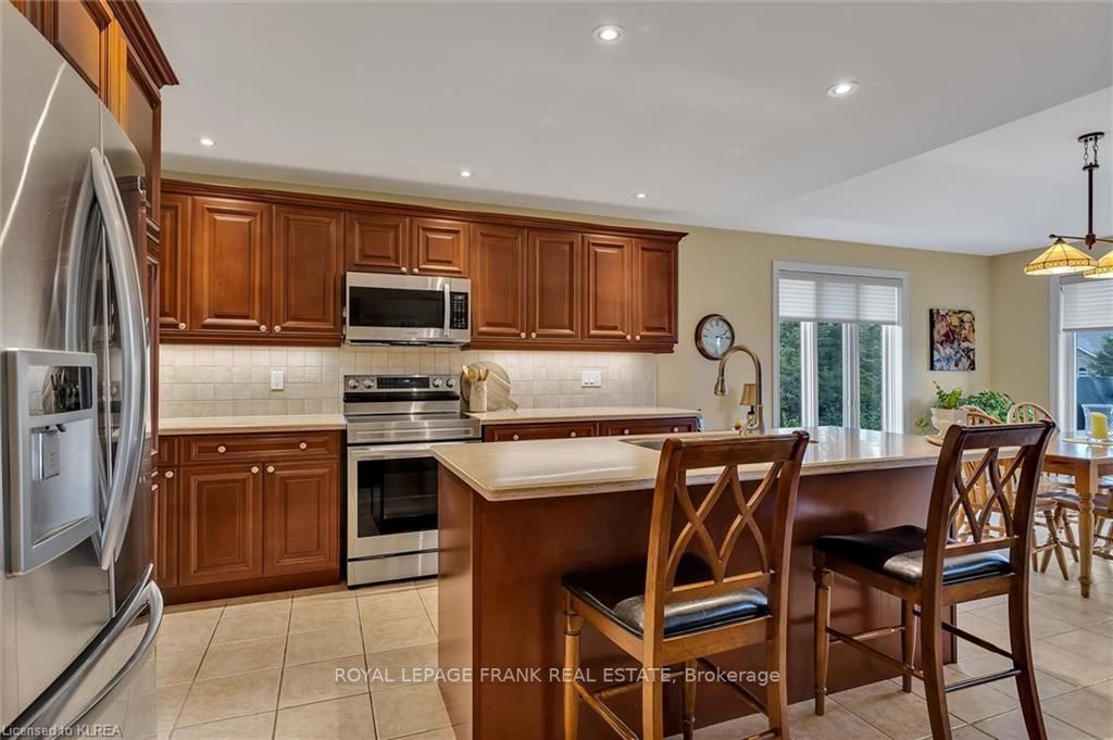81 South Harbour Dr