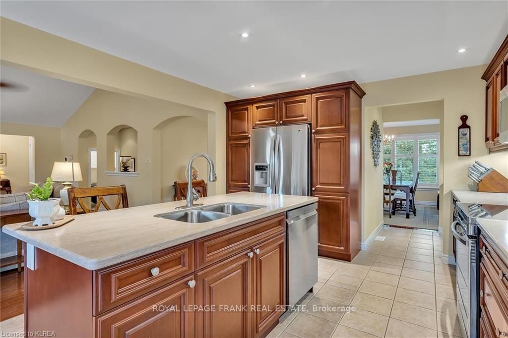 81 South Harbour Dr