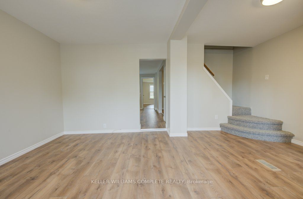 32 Burton St