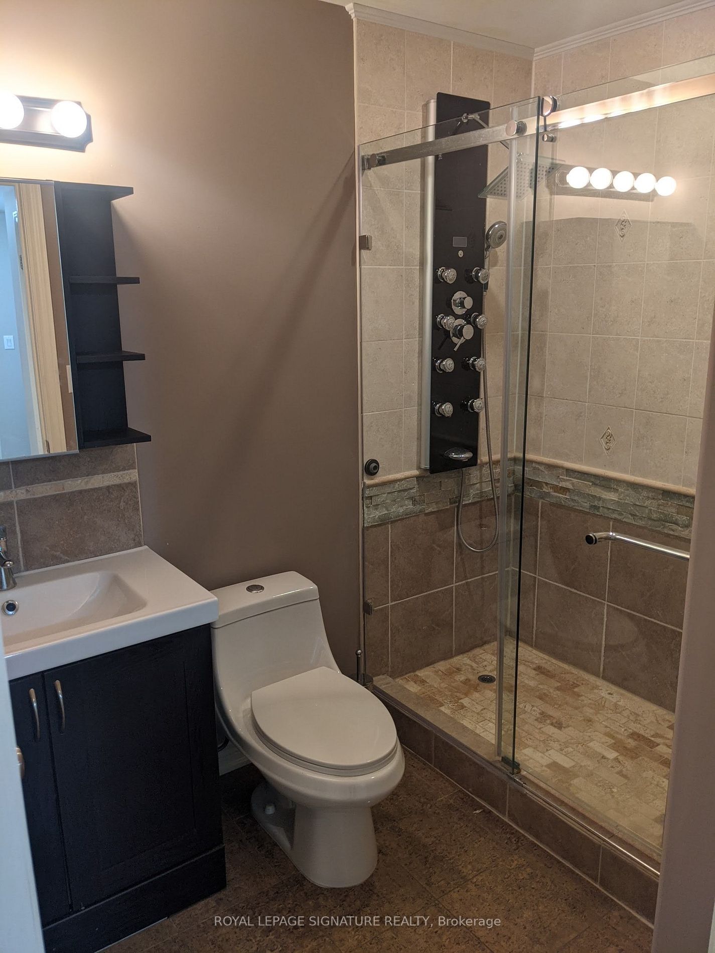 6928 Ailanthus Ave, #205