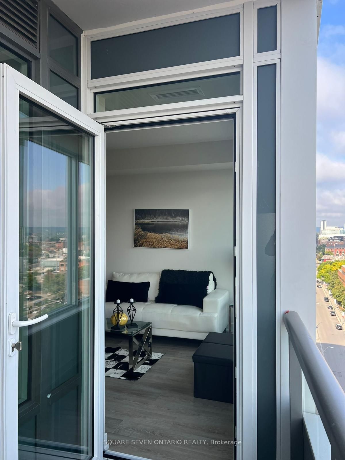 212 King William Street, #1301