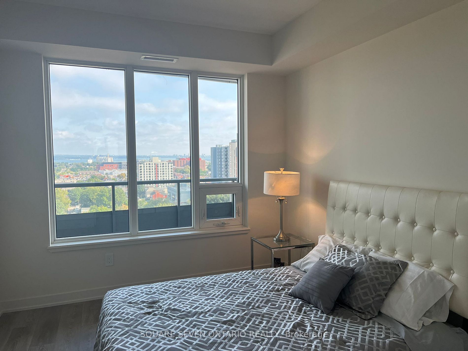 212 King William Street, #1301