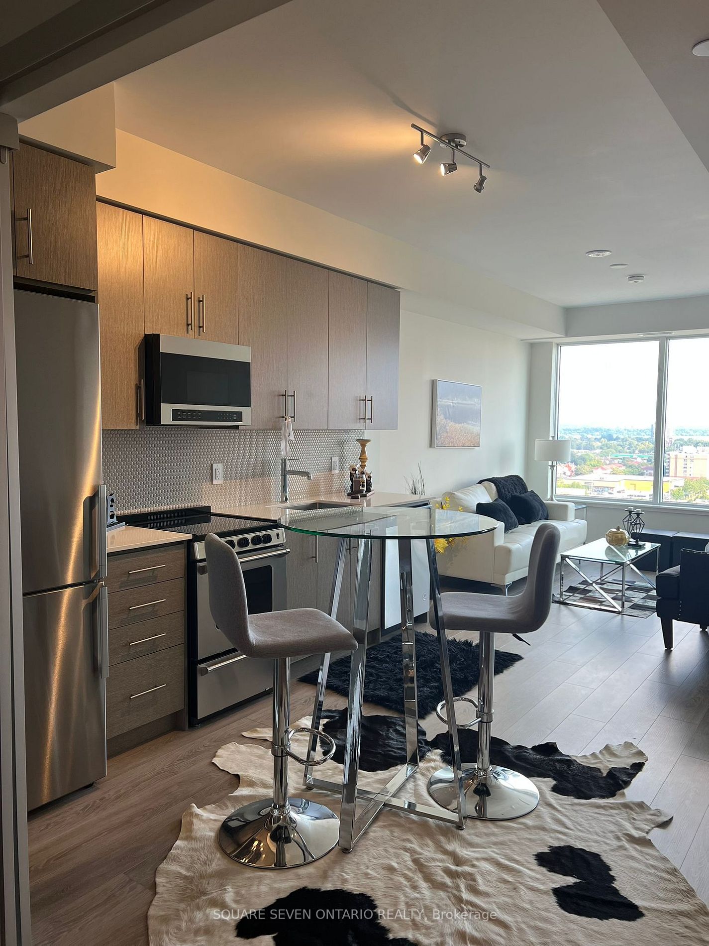 212 King William St, #1301