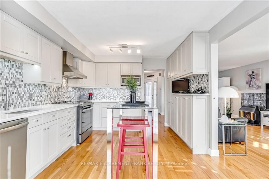 523 Acadia Dr