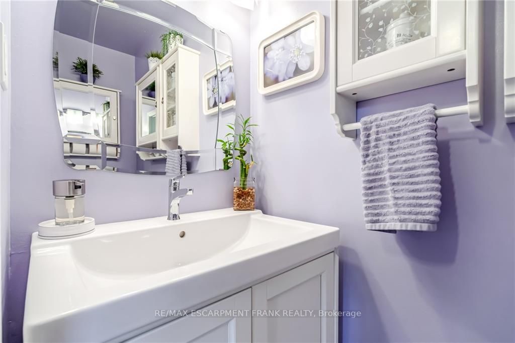 523 Acadia Dr