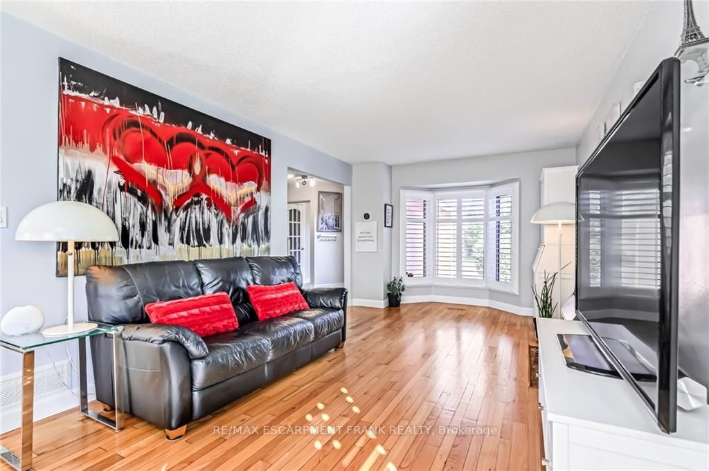 523 Acadia Dr