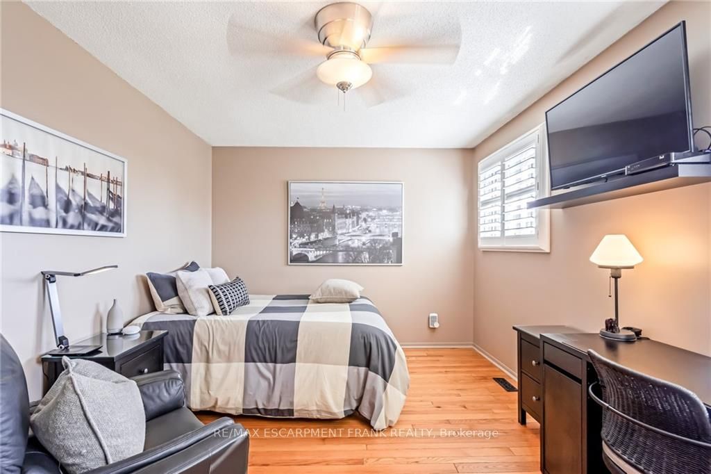 523 Acadia Dr
