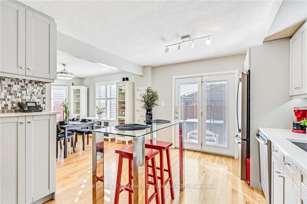 523 Acadia Dr