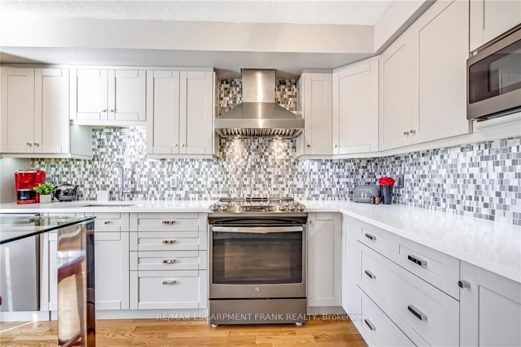 523 Acadia Dr
