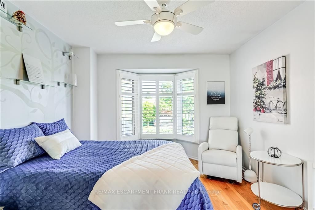 523 Acadia Dr