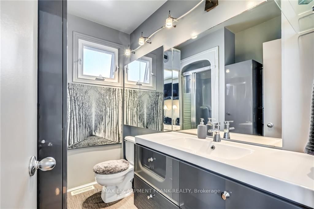 523 Acadia Dr