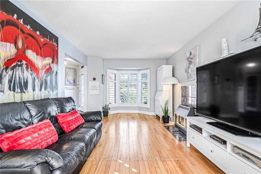 523 Acadia Dr