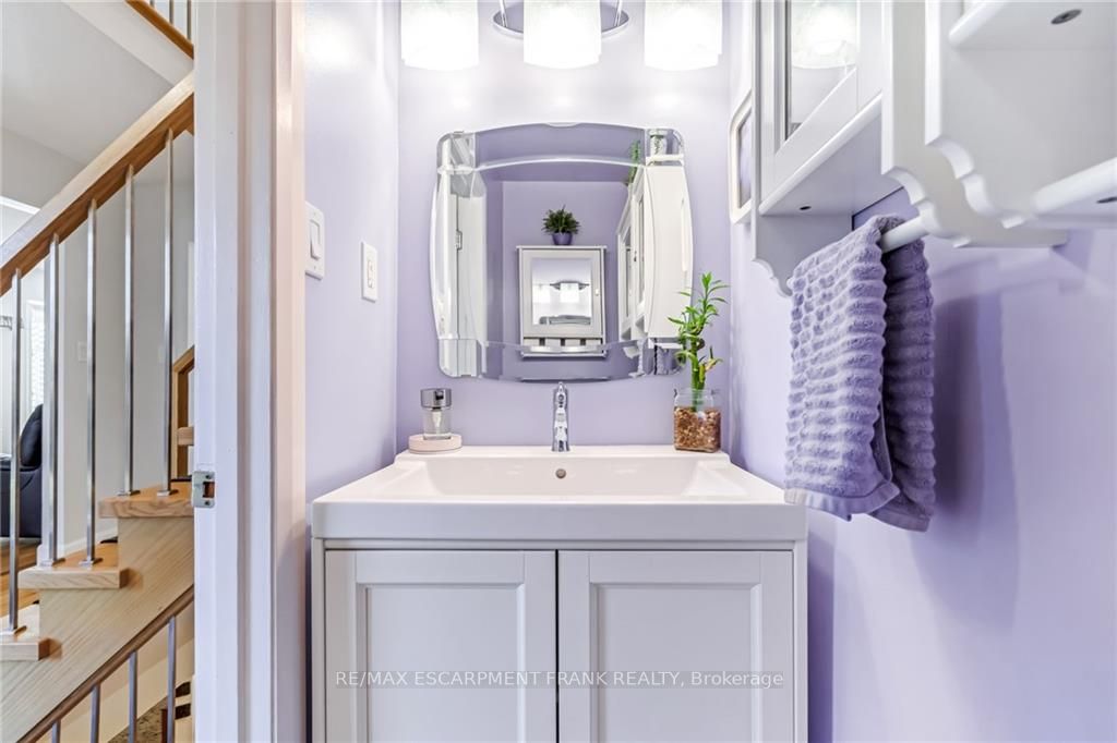 523 Acadia Dr