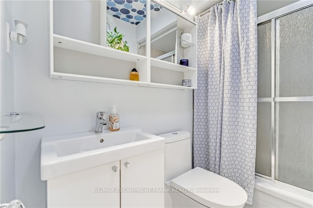 523 Acadia Dr