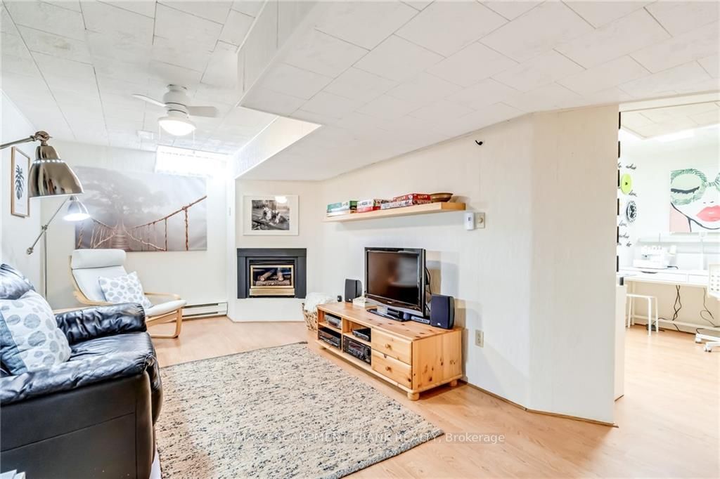 523 Acadia Dr