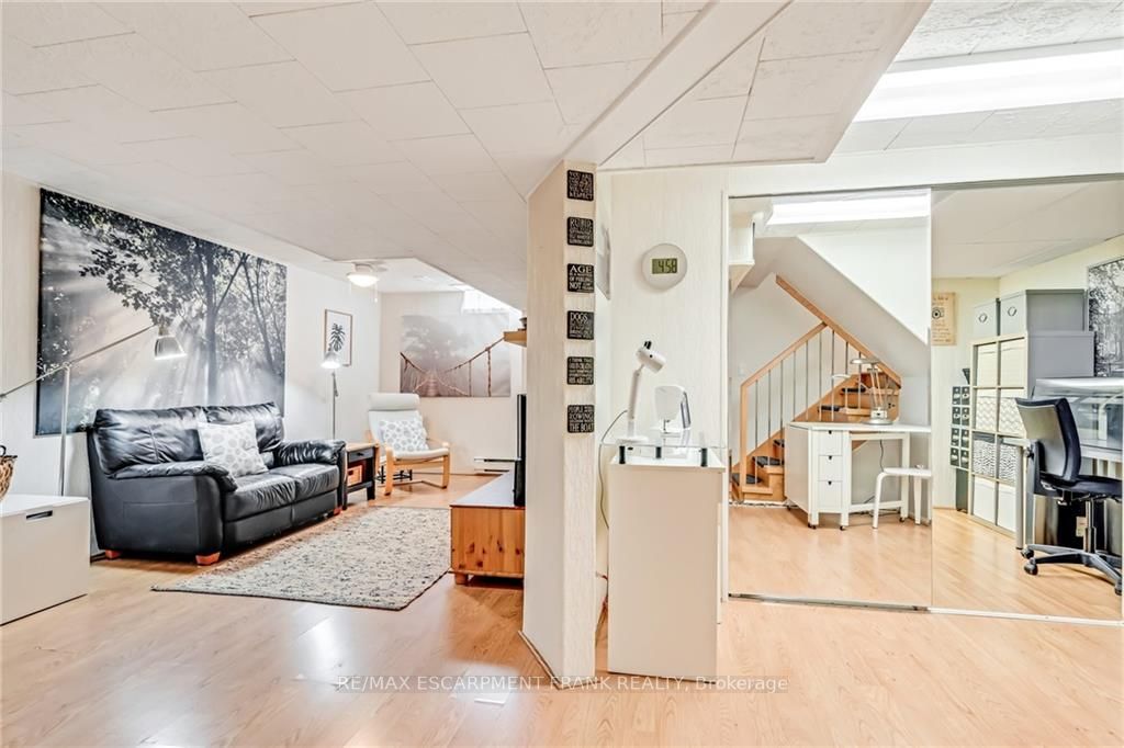 523 Acadia Dr