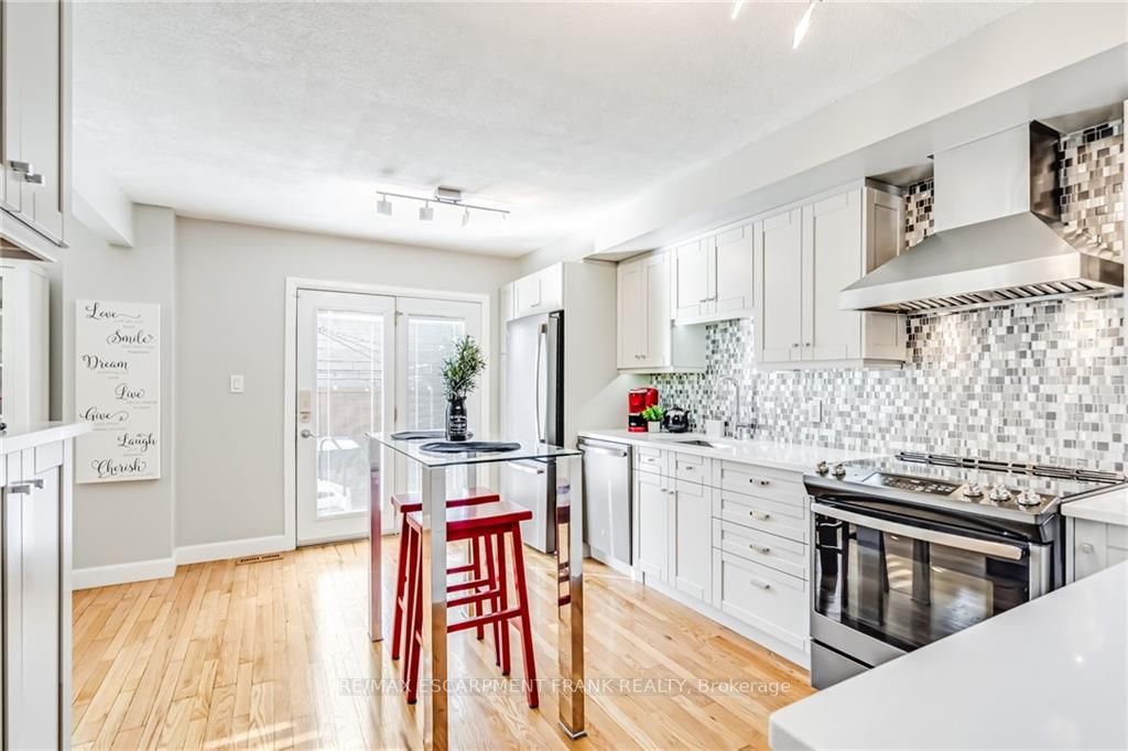 523 Acadia Dr