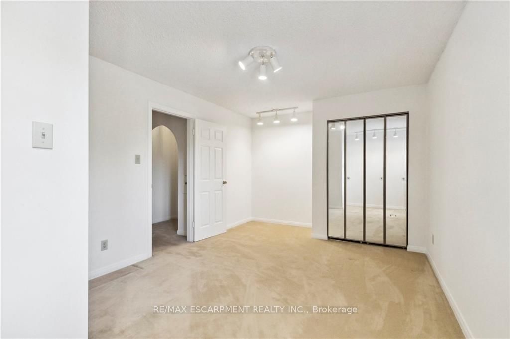 11 MILLVIEW Street